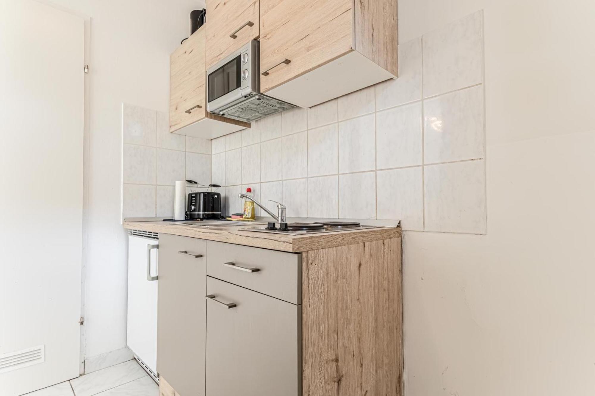 Vibes: 1br Apt, 10 Min To Westbahnhof * Wien