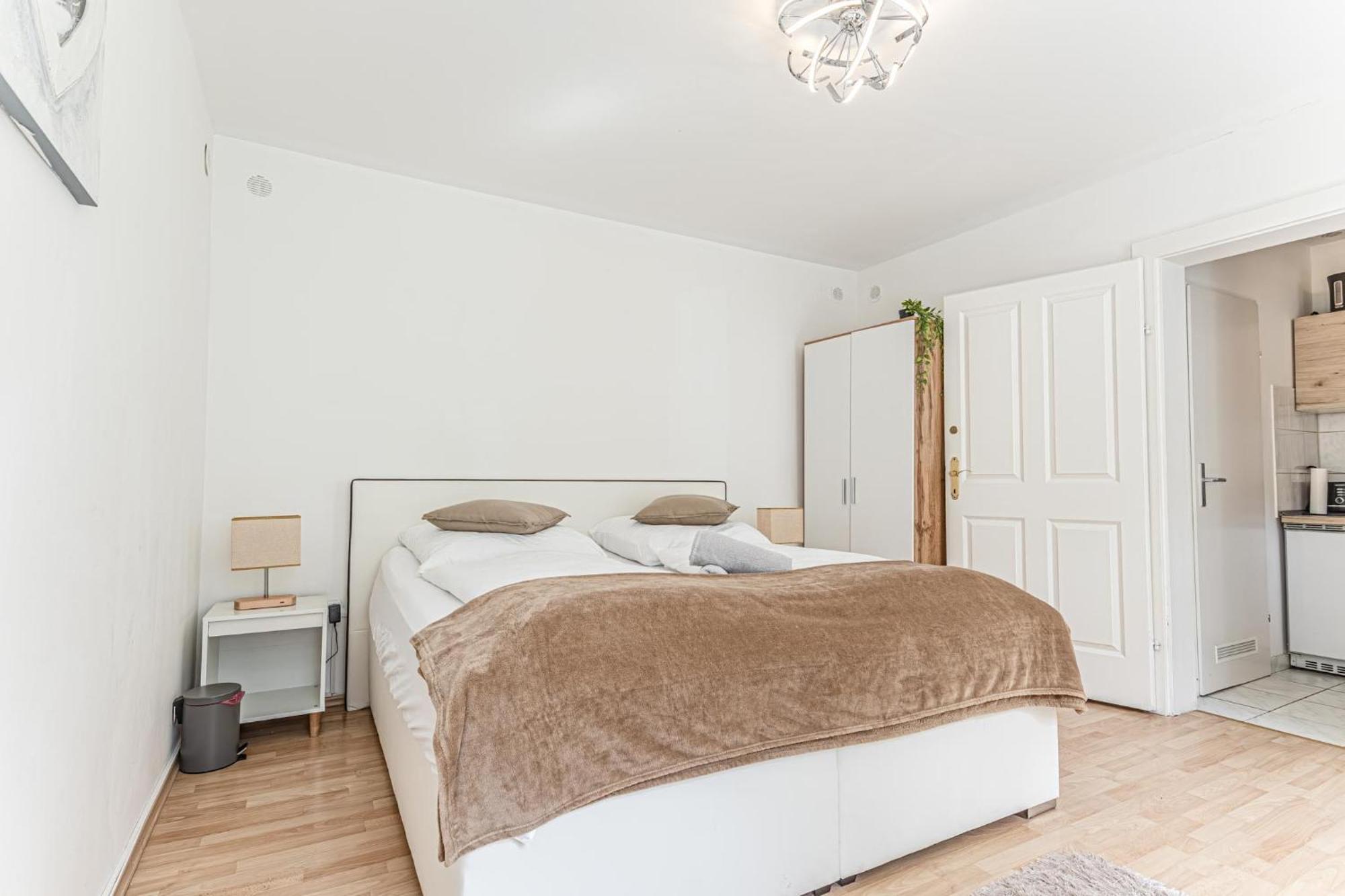 Vibes: 1br Apt, 10 Min To Westbahnhof Wien