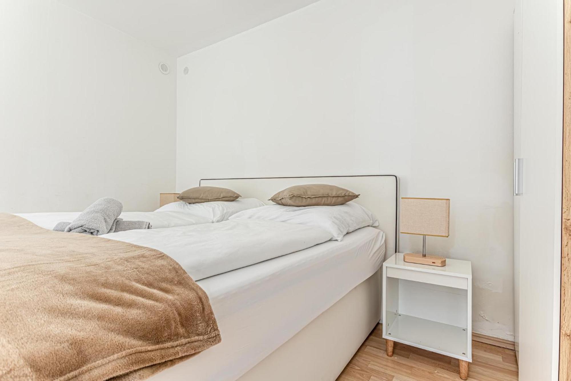 Vibes: 1br Apt, 10 Min To Westbahnhof Apartment Wien